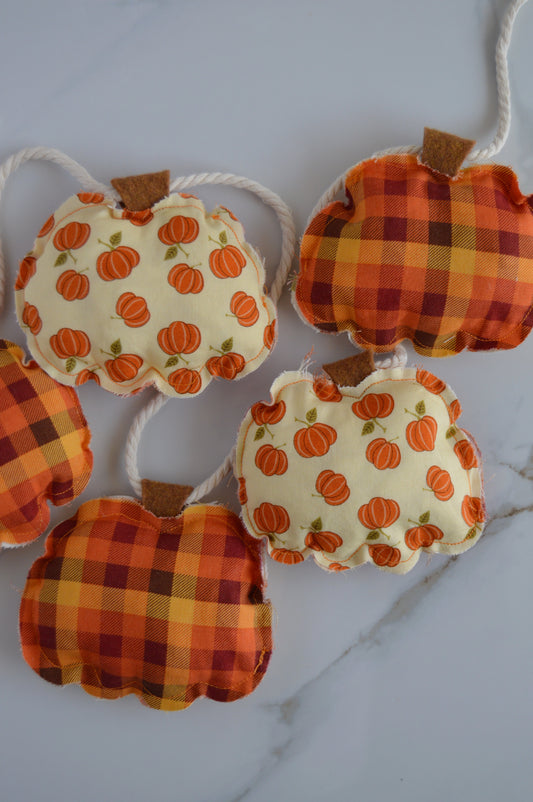 Classic Pumpkin Plaid Garland