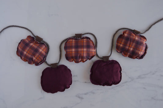 garland of 5 pumpkins with burgundy plaid fabric